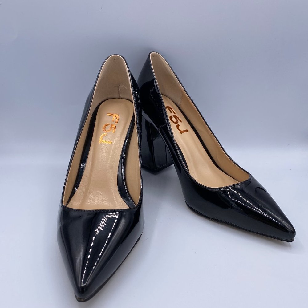 FSJ Black Pointy Toe Chunky Heels Pumps NWOT